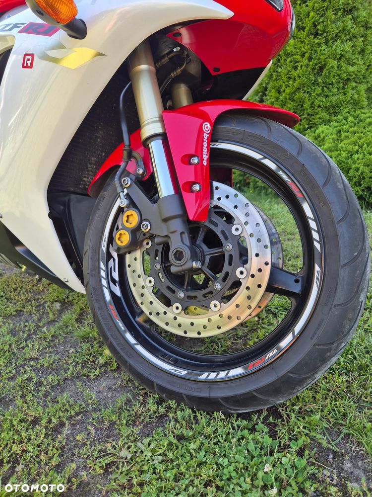 Yamaha R1 - 7