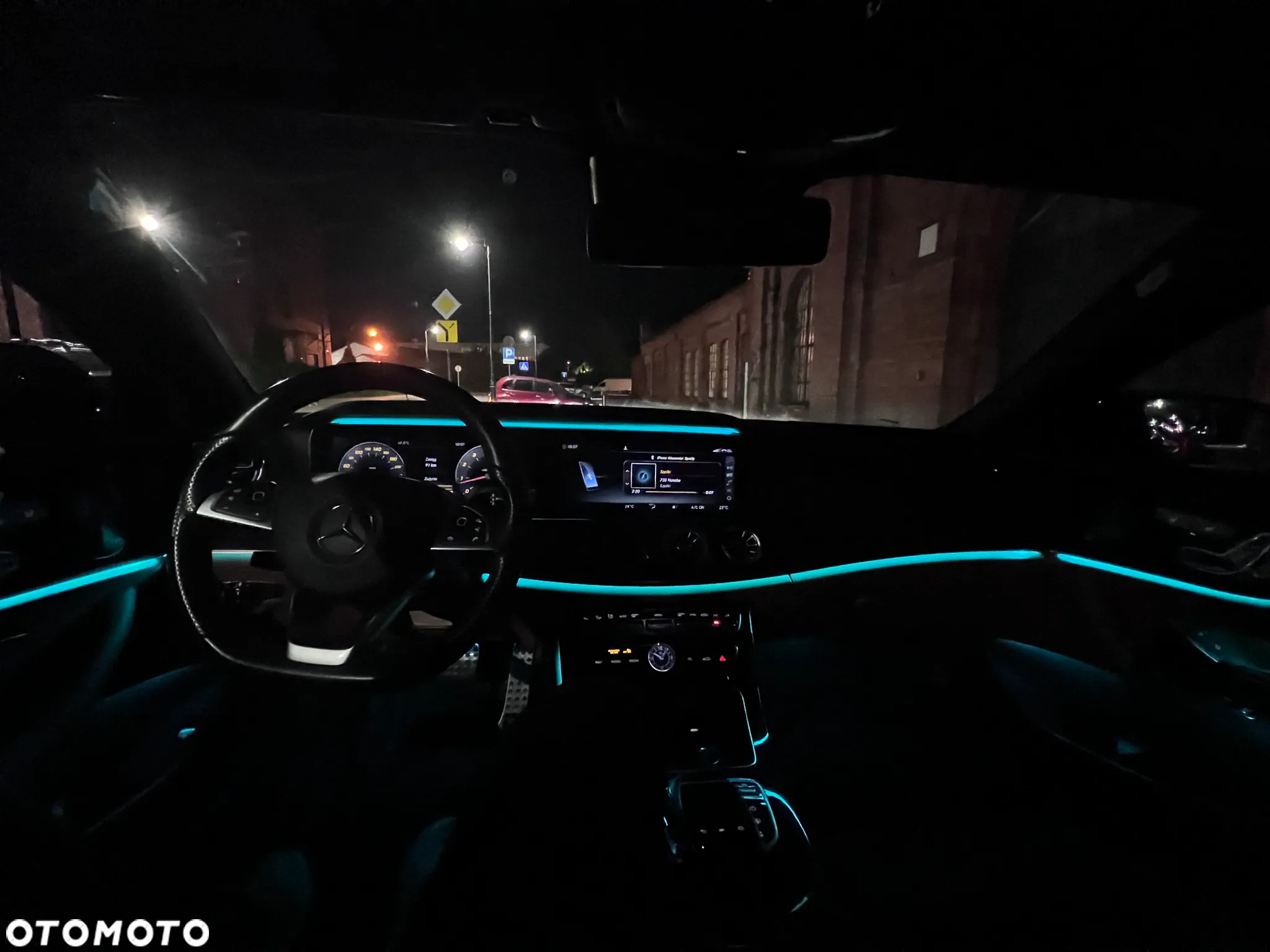 Mercedes-Benz Klasa E 400 4Matic Coupe 9G-TRONIC AMG Line - 21