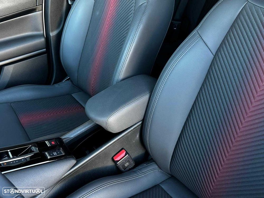 Alfa Romeo Junior 1.2 Speciale eDCT6 — fotografia 20