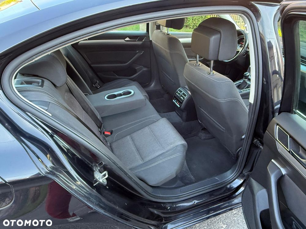 Volkswagen Passat 2.0 TDI BMT Comfortline - 17