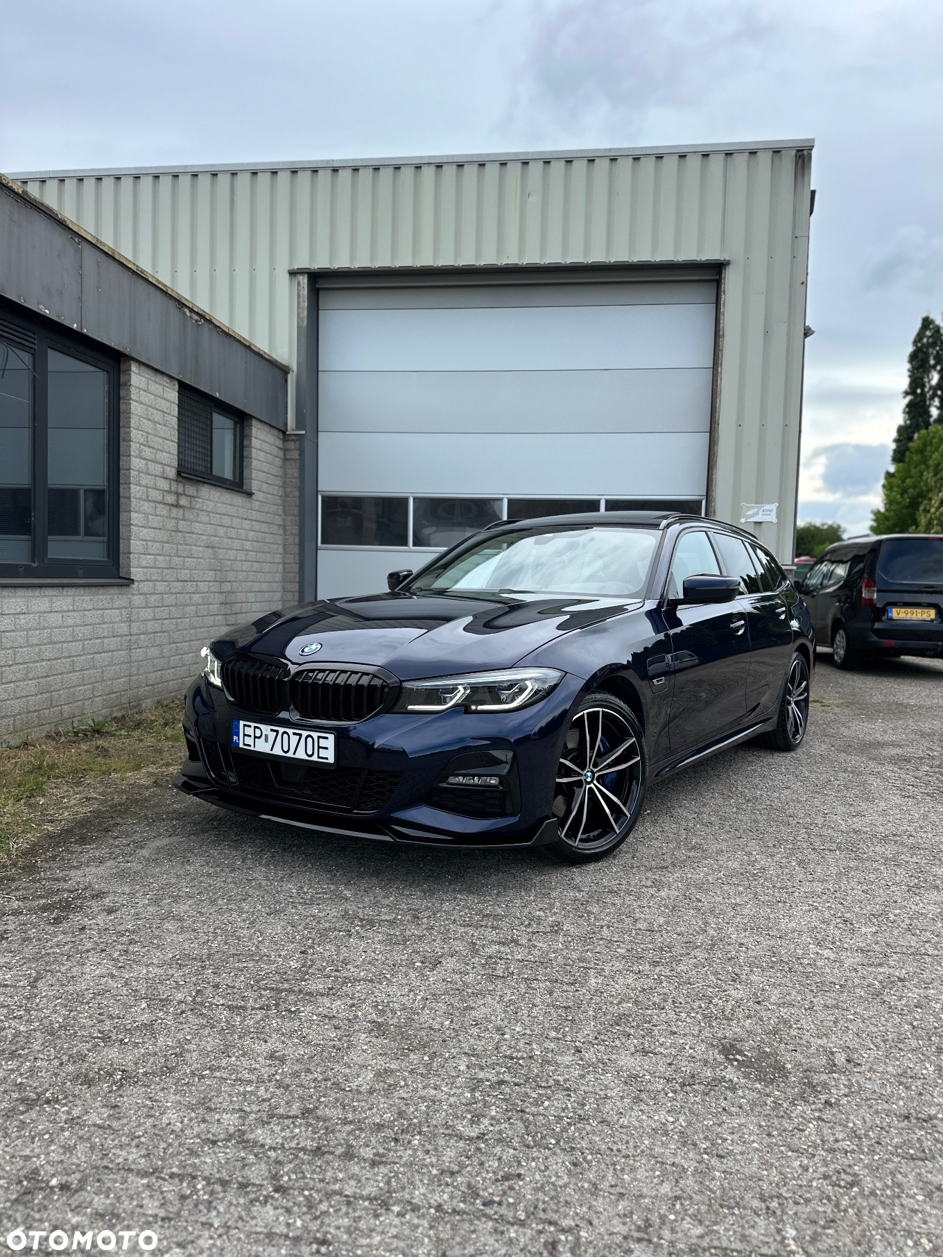BMW Seria 3 330e Touring M Sport - 6