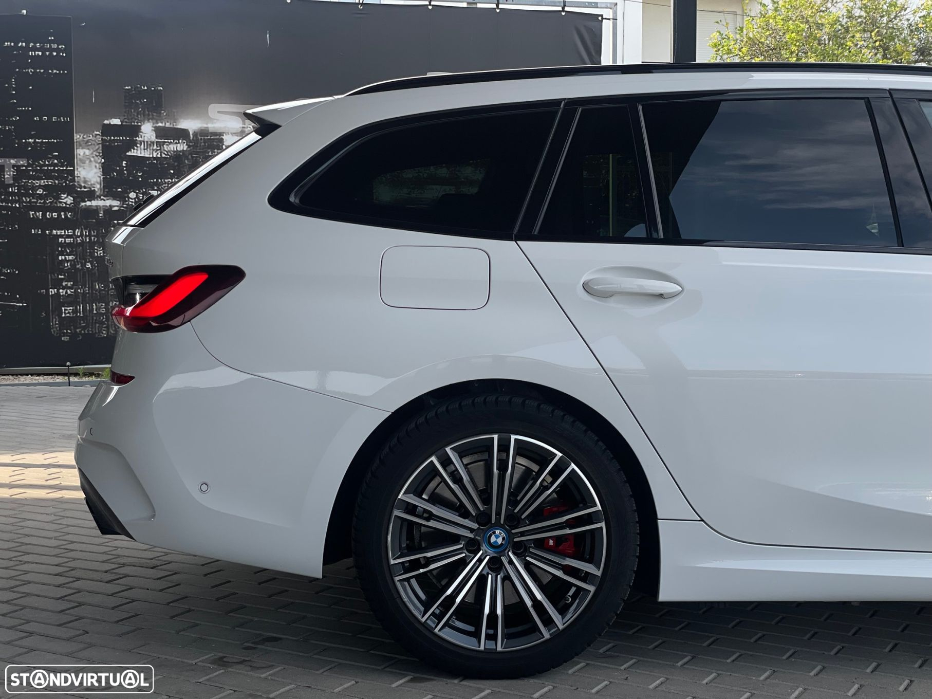 BMW 330 e Touring Pack Desportivo M Pro Auto - 9