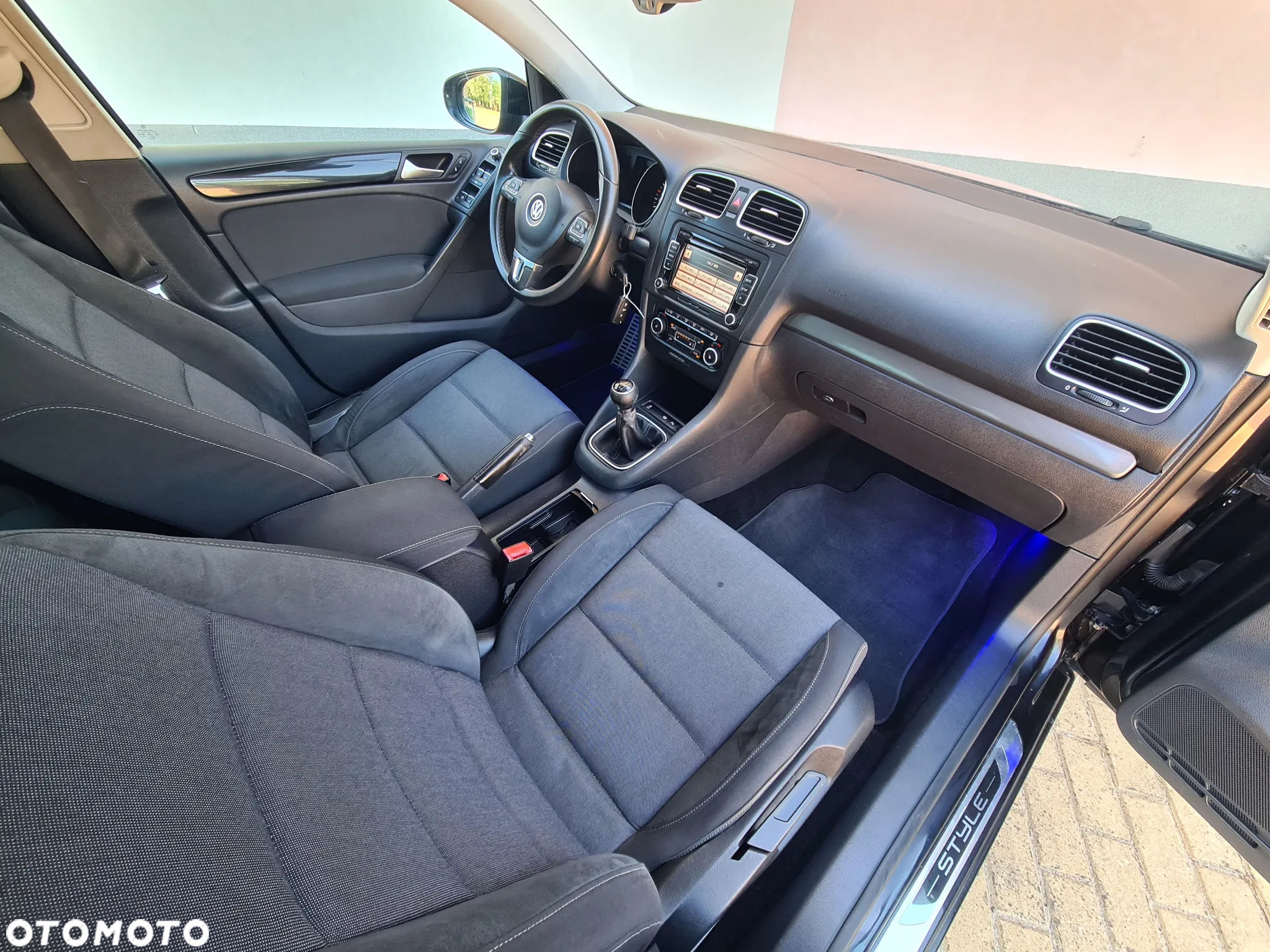 Volkswagen Golf VI 2.0 TDI Highline - 28