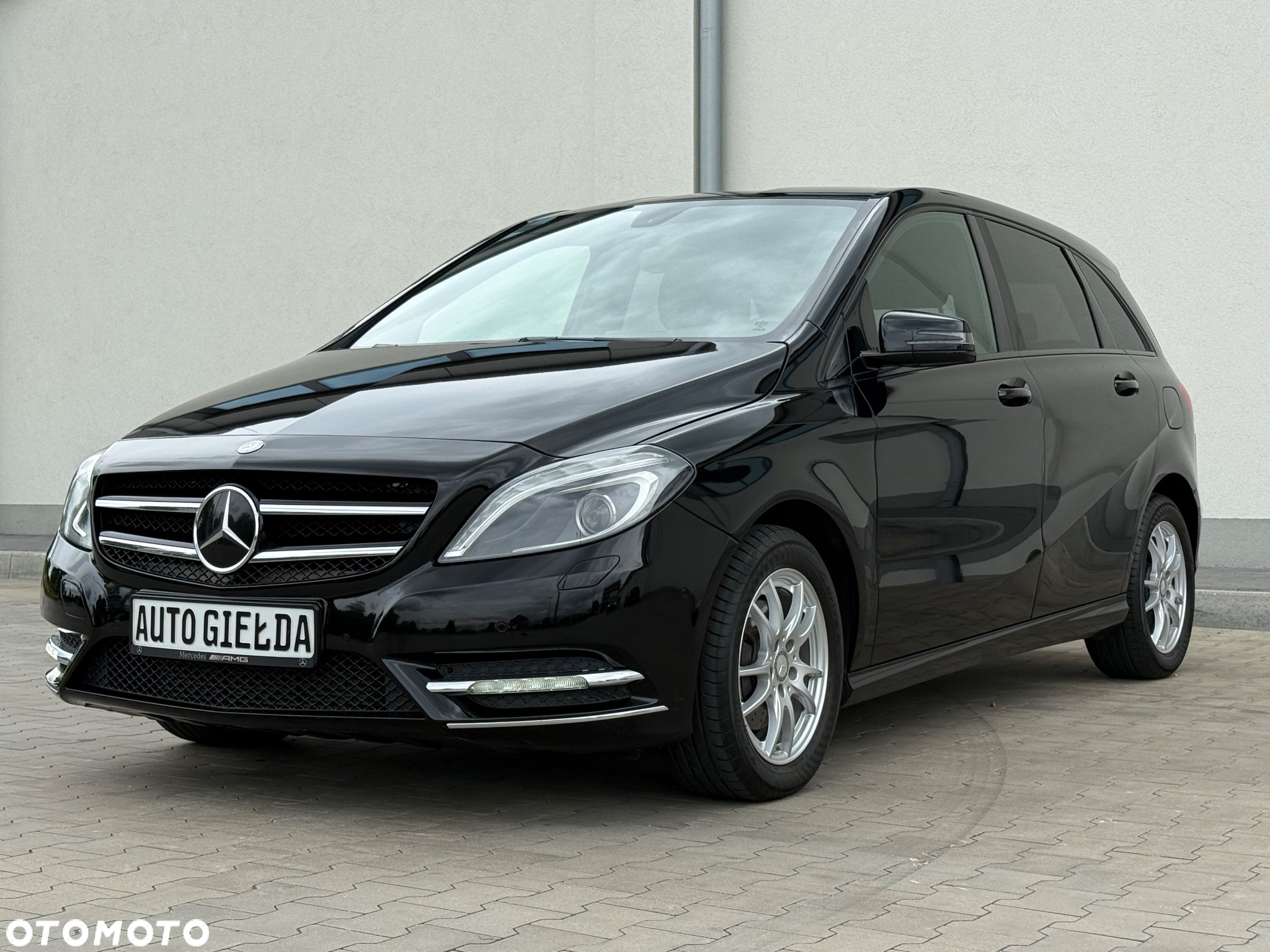 Mercedes-Benz Klasa B 180 UrbanStyle Edition - 8