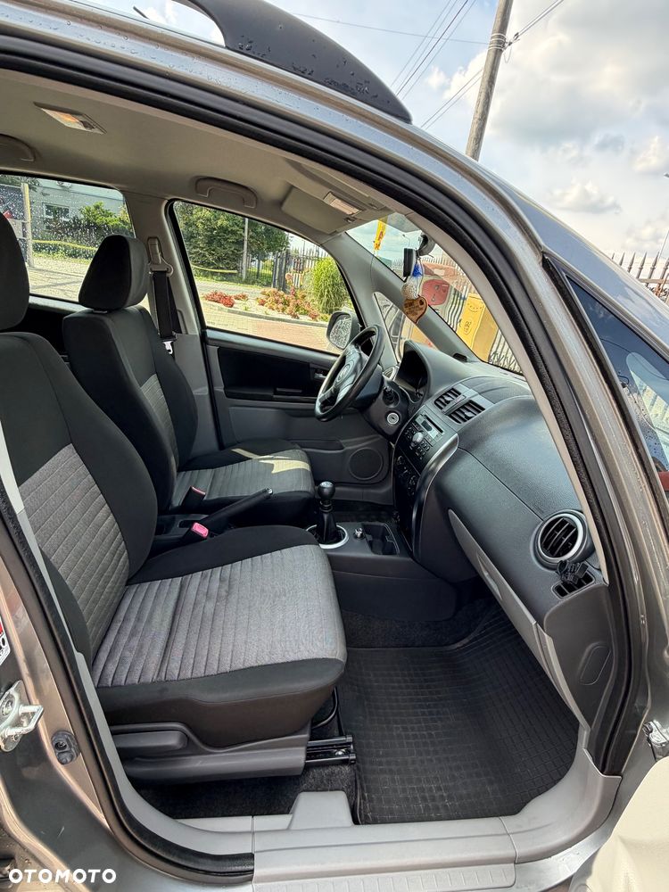 Suzuki SX4 - 16