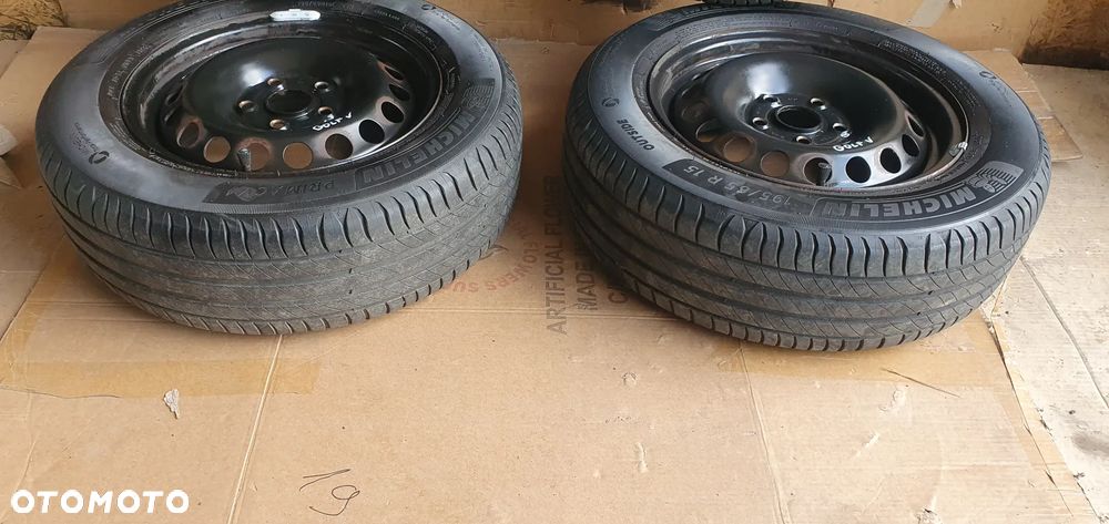 Felgi stalowe z oponami 5X112 ET47 6J 195/65 R15 6mm 0822 VW Golf V - 7