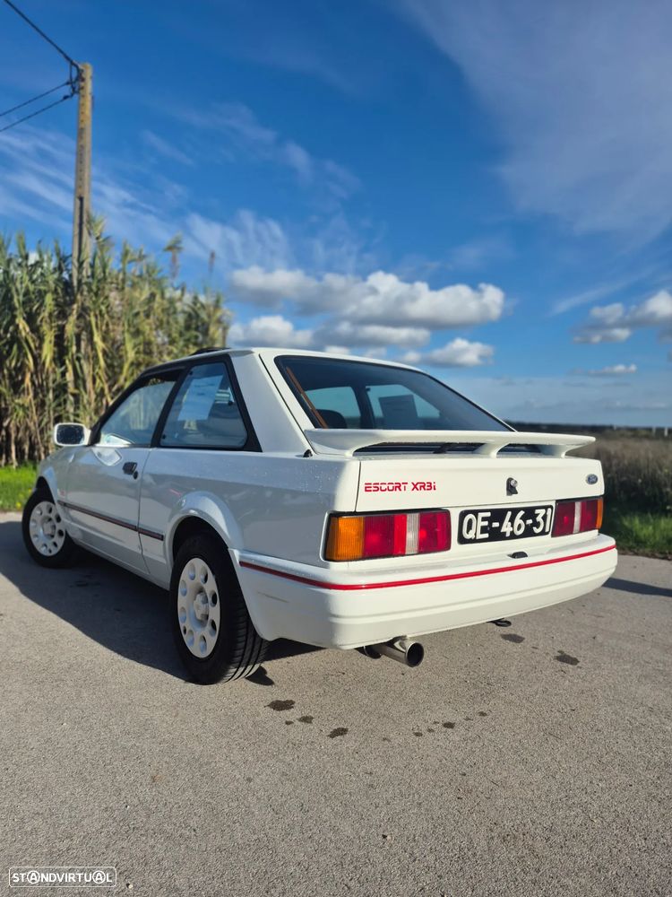 Ford Escort XR3i - 11