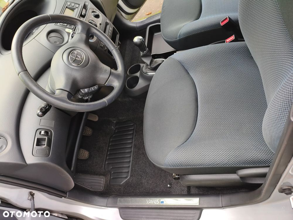 Toyota Yaris 1.0 Unlimited - 22