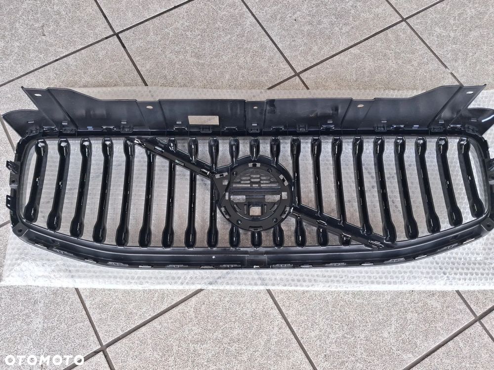 Grill Krata wloty powietrza Atrapa zderzaka Volvo XC60 II 2018- wersja z kamerą - 4