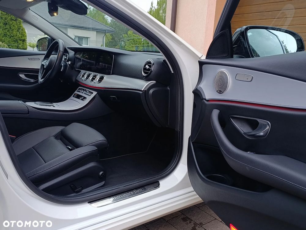 Mercedes-Benz Klasa E 300 de 9G-TRONIC Avantgarde - 22