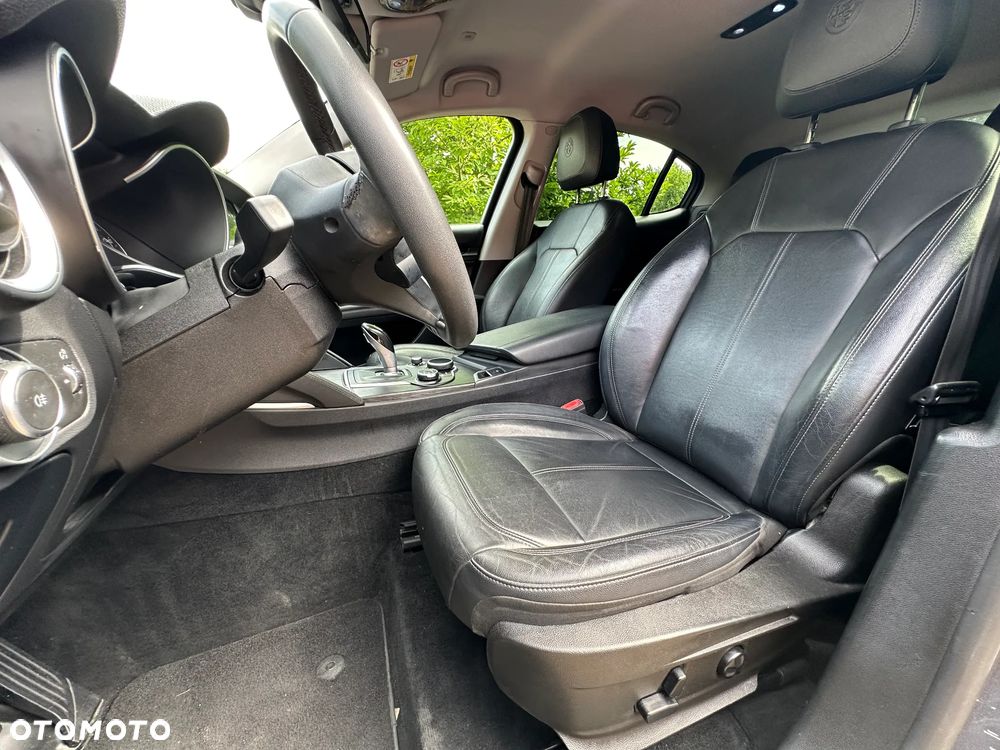 Alfa Romeo Stelvio 2.0 Turbo 16V AT8-Q4 Super - 17