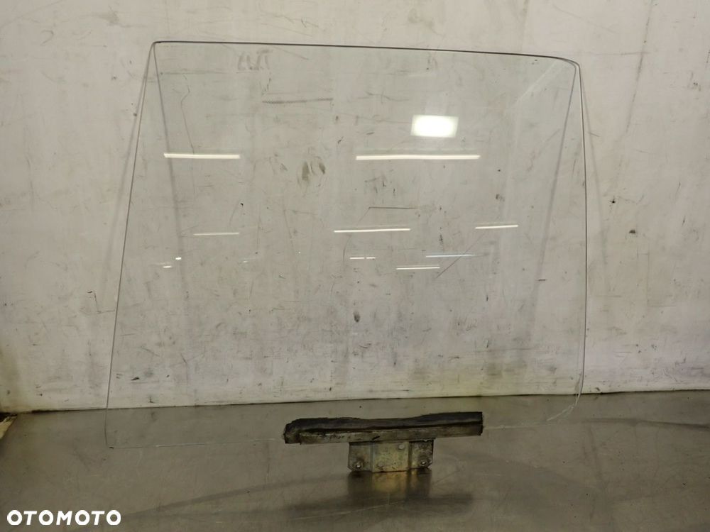 SZYBA BOCZNA LEWA TYLNA DRZWI SKODA FAVORIT - 1