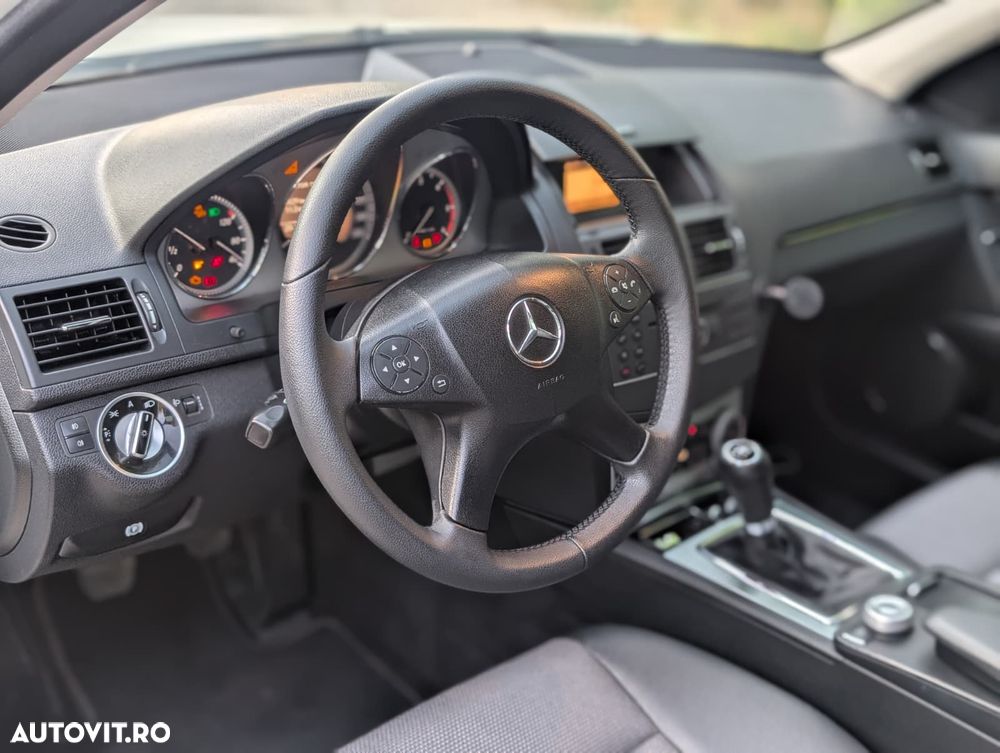 Mercedes-Benz C - 9