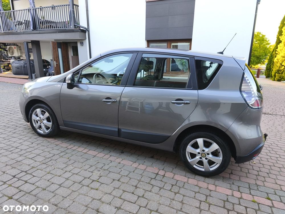 Renault Scenic 1.6 16V 110 TomTom Edition - 17