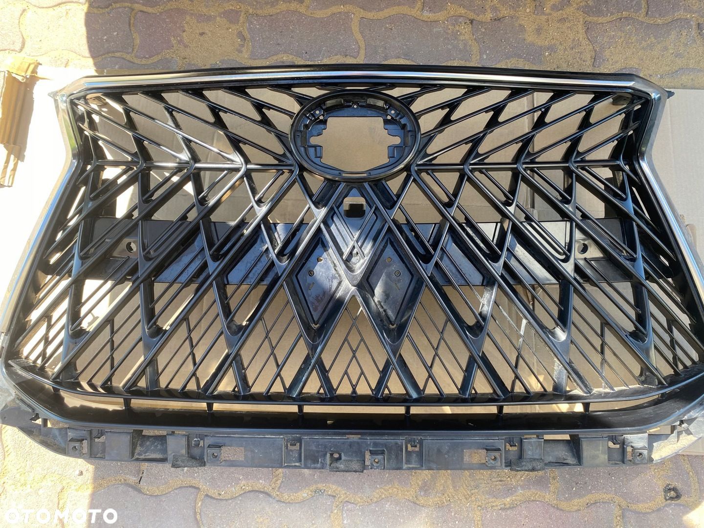 Atrapa Lexus LX - 1