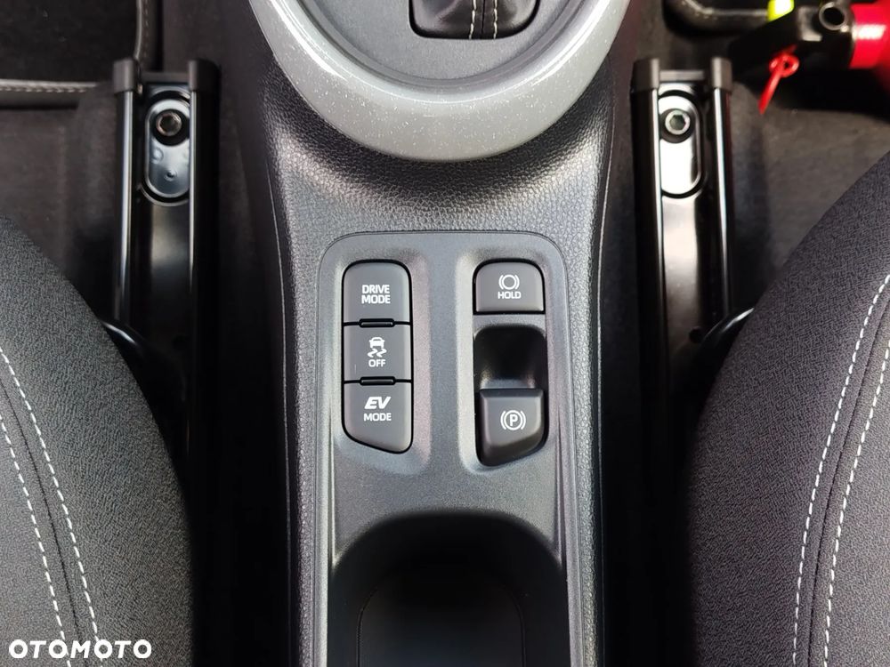 Toyota Aygo X Hybrid 1.5 Style e-CVT - 13