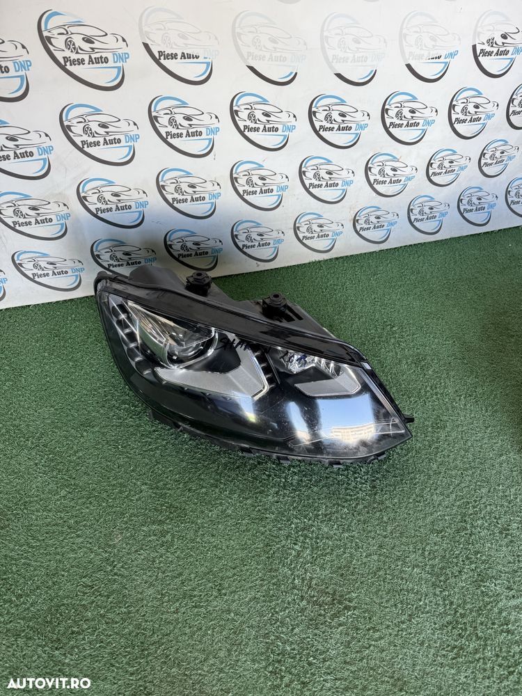 Far dreapta vw volkswagen Sharan 7n xenon bixenon - 2