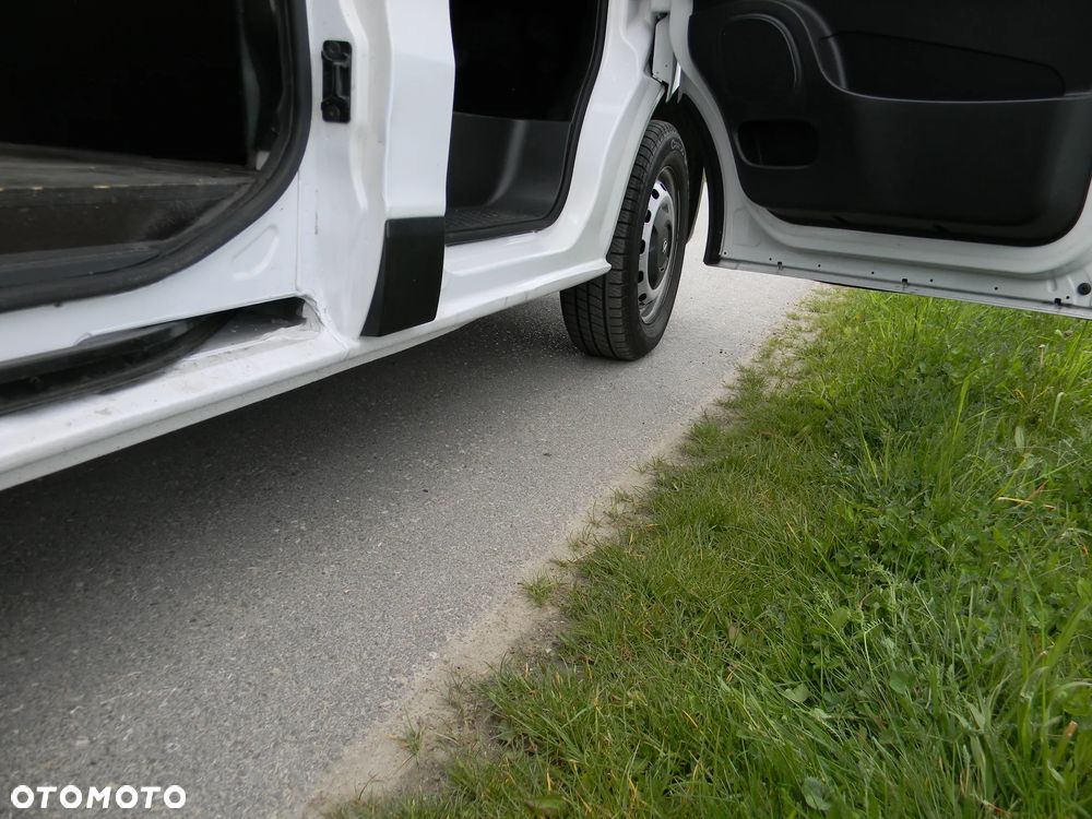Opel Vivaro - 18