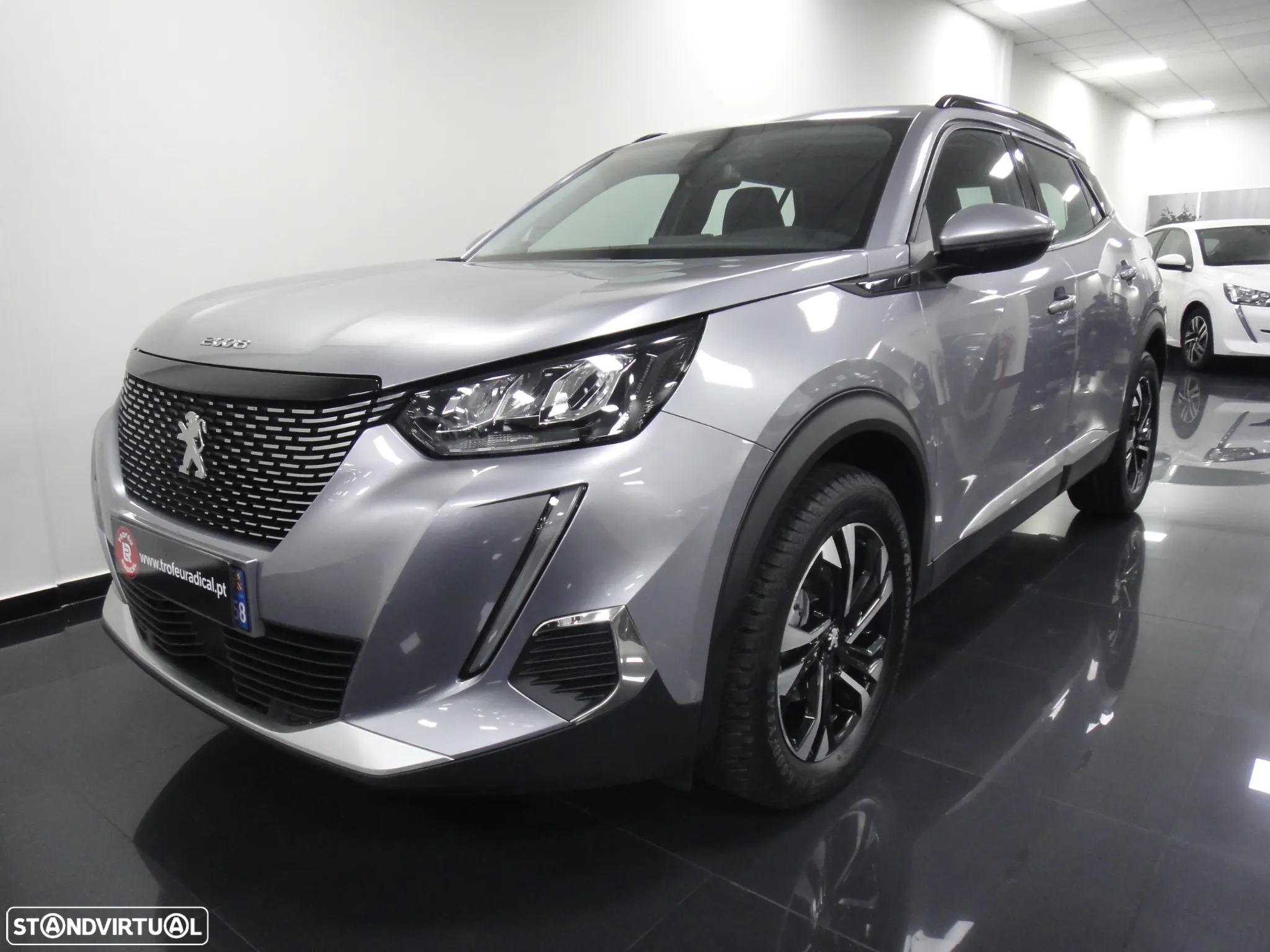 Peugeot 2008 PureTech 130 Allure - 4