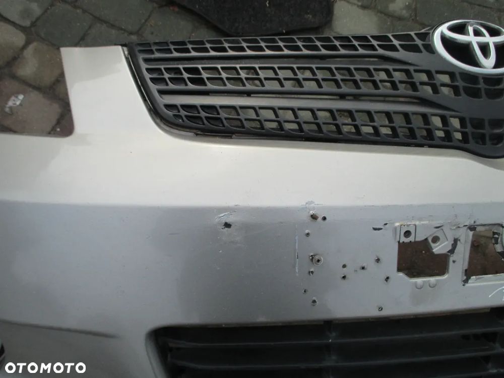 Zderzak TOYOTA COROLLA VERSO + HALOGEN, GRILL 1D9 - 3