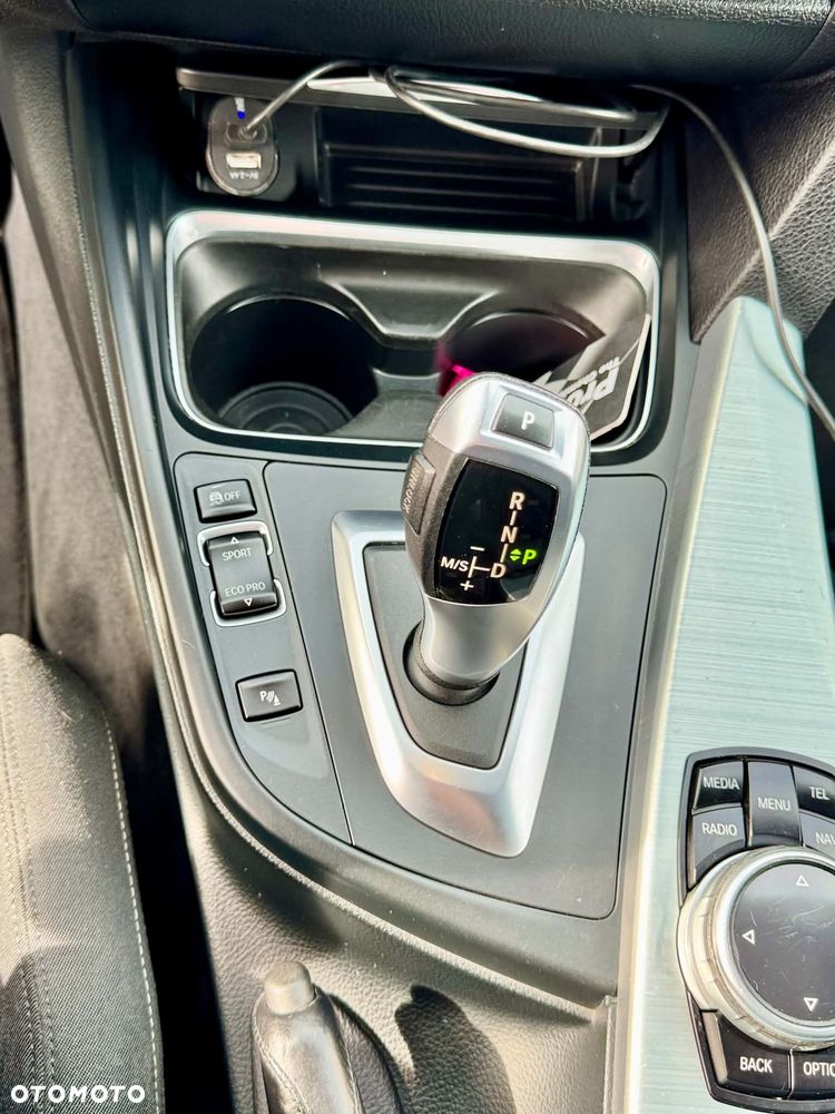 BMW Seria 3 318d DPF Edition Sport - 6