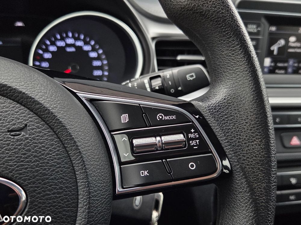 Kia Ceed - 11