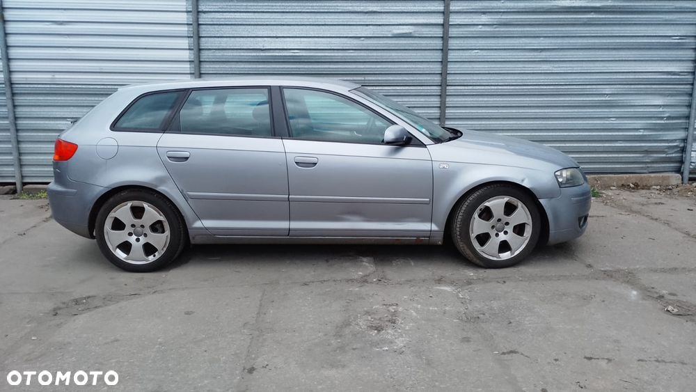 Tylko Części AUDI A3 8P 1.6 FSI BLF 116KM 85kW 5D SPORTBACK 04r–08r Lakier LY7H - 5