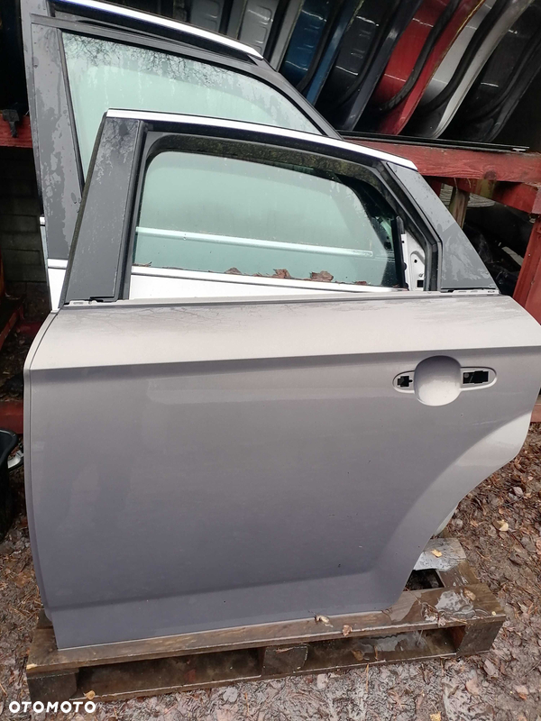 drzwi lewe tył tylne ford MONDEO MK4 HB LIFT LA