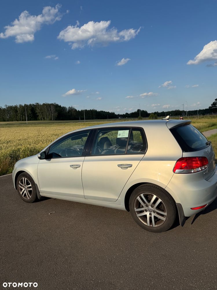 Volkswagen Golf 1.6 TDI Highline - 6