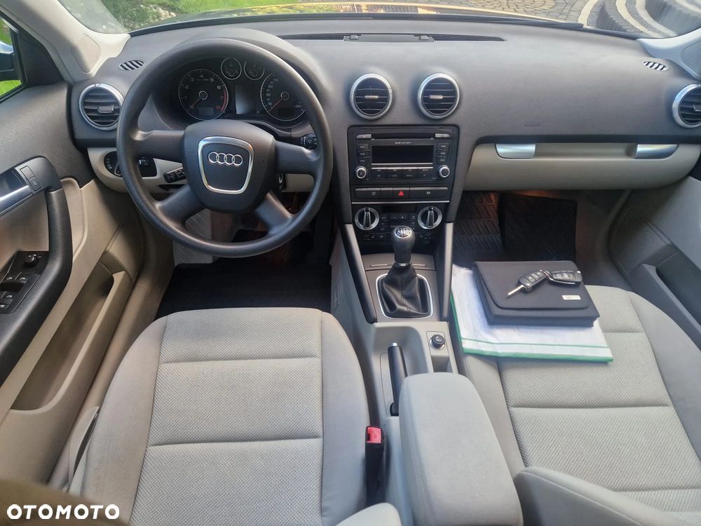 Audi A3 Sportback 1.6 Ambiente - 9
