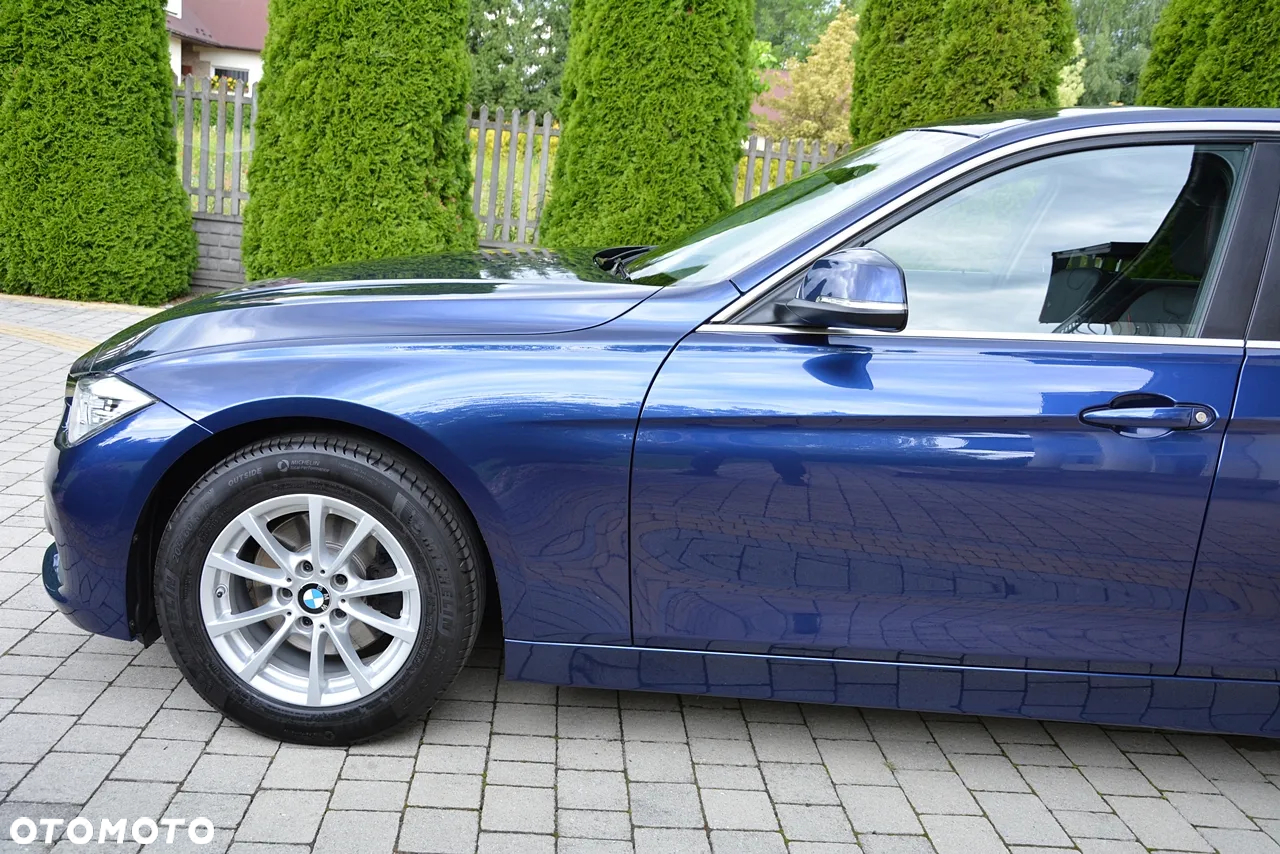BMW Seria 3 320d - 16