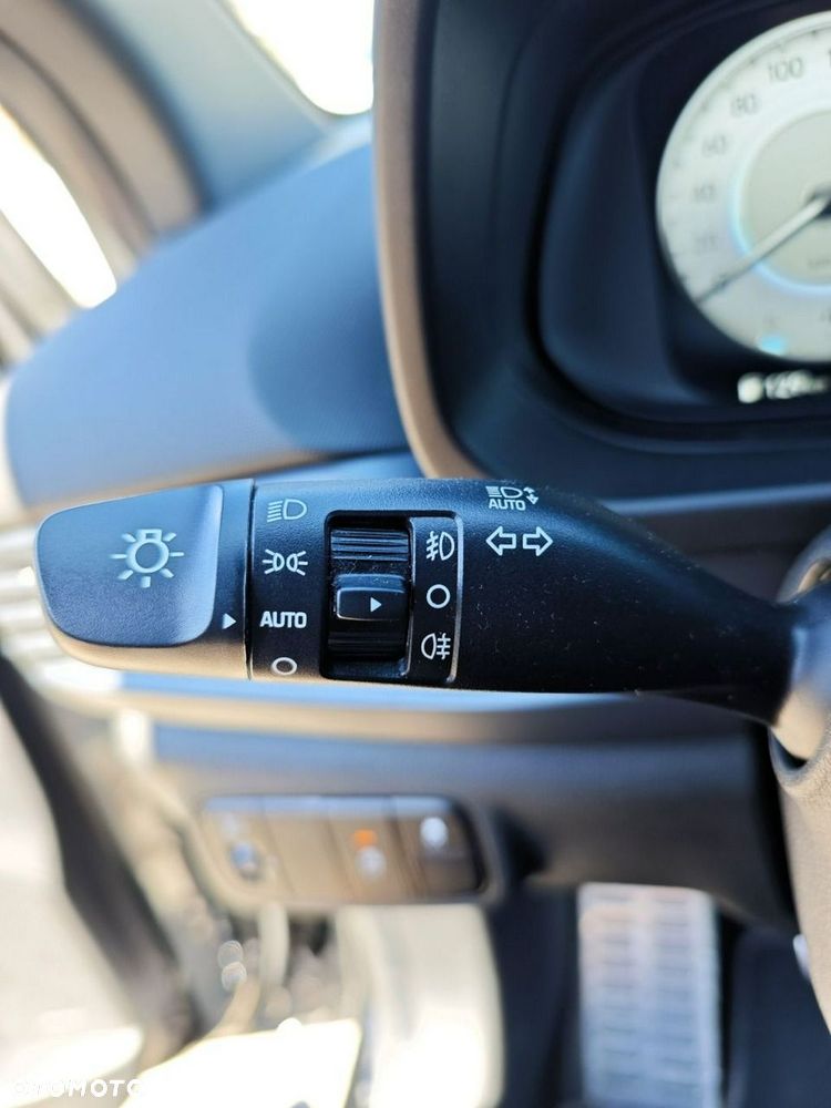 Hyundai i20 - 24