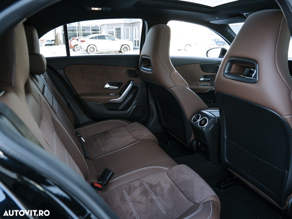 Mercedes-Benz A 250 Sedan 4Matic MHEV 8G-DCT - 18