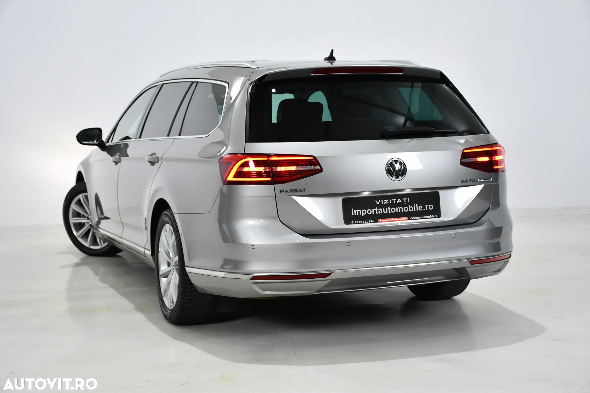Volkswagen Passat 2.0 TDI DSG Highline - 14