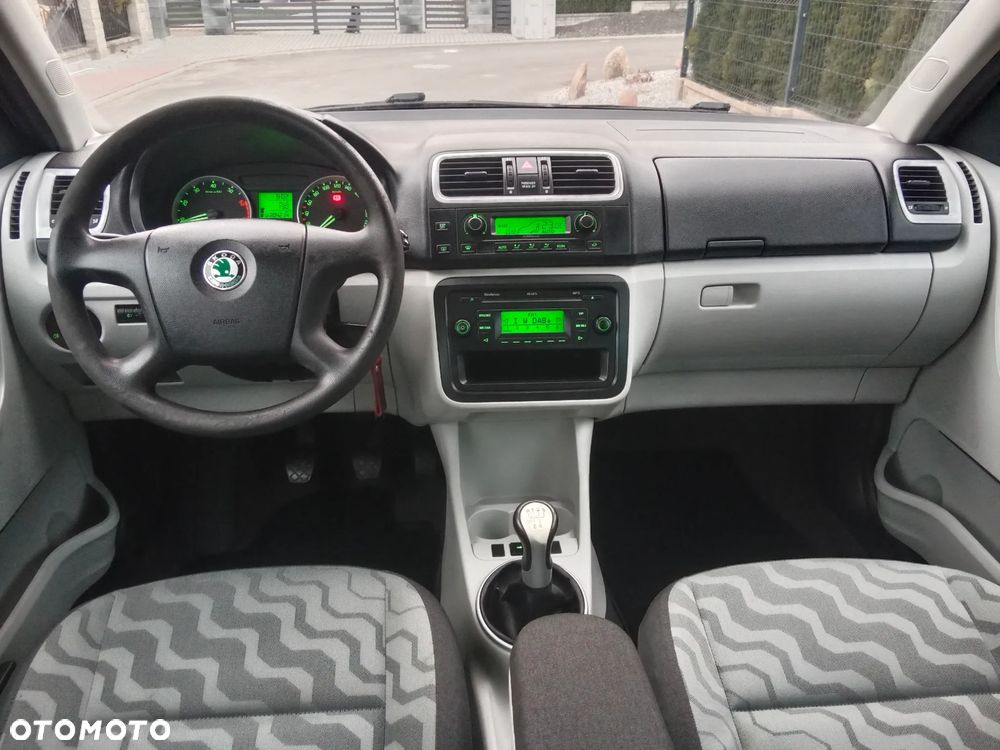 Skoda Roomster 1.6 16V Style PLUS EDITION - 6