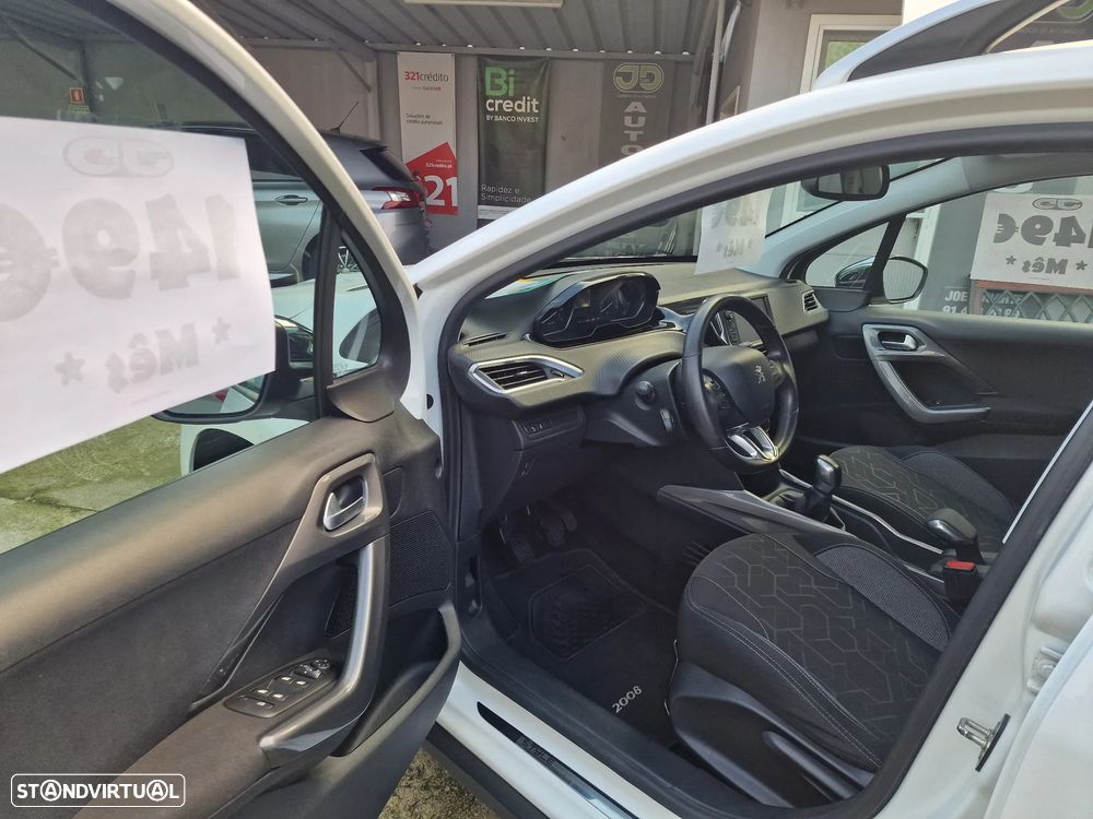 Peugeot 2008 1.2 PureTech Style - 7