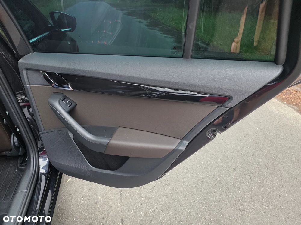 Skoda Octavia 2.0 TDI DSG L&K - 28
