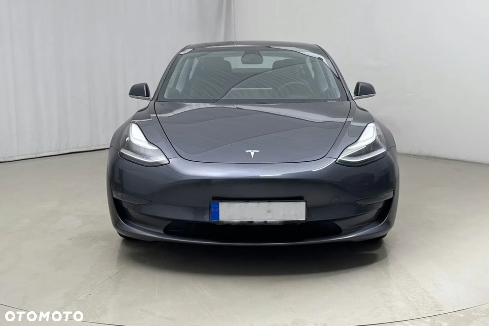 Tesla Model 3 - 2