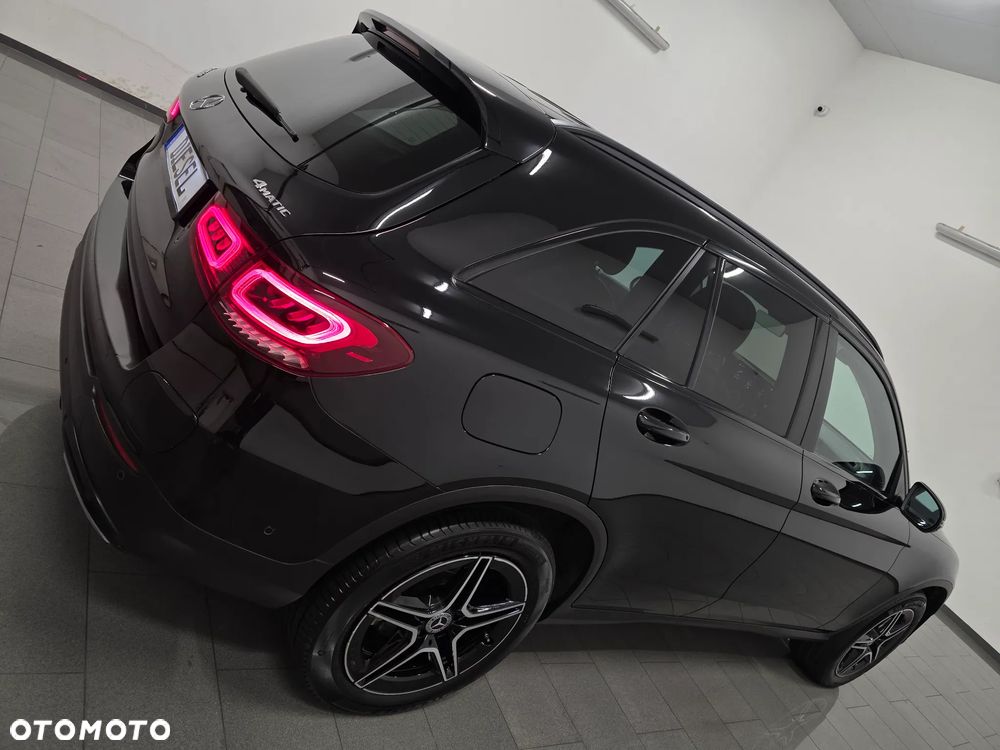 Mercedes-Benz GLC 300 de 4Matic 9G-TRONIC AMG Line Plus - 34