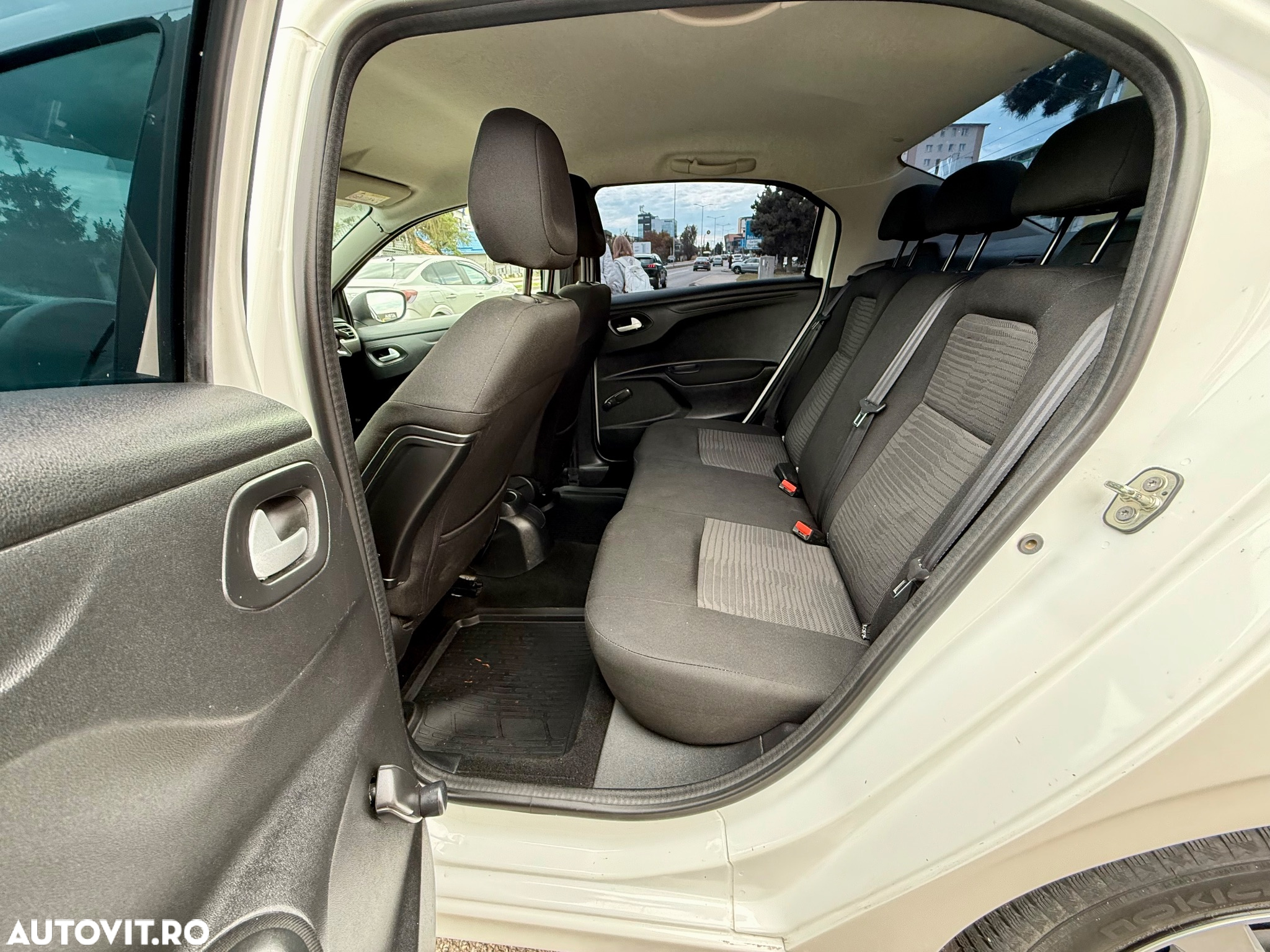 Peugeot 301 1.5 BlueHDI FAP Allure - 13