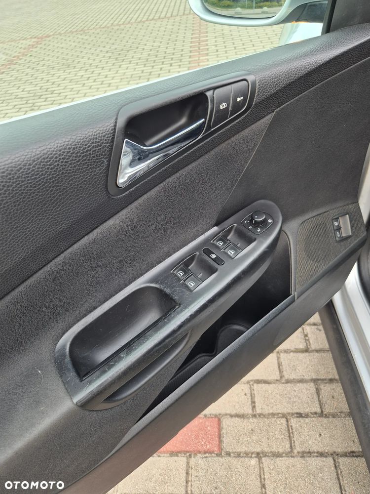 Volkswagen Passat 1.9 TDI Individual - 17