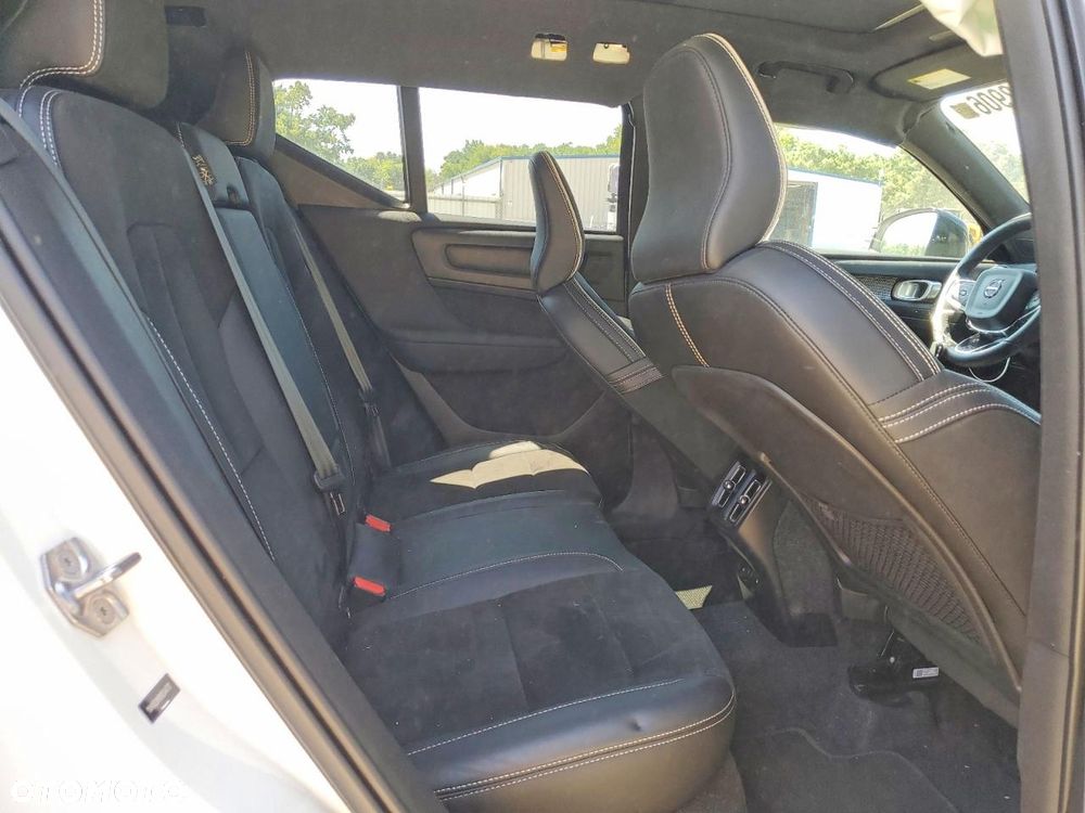 Volvo XC 40 B5 B AWD Geartronic RDesign - 10