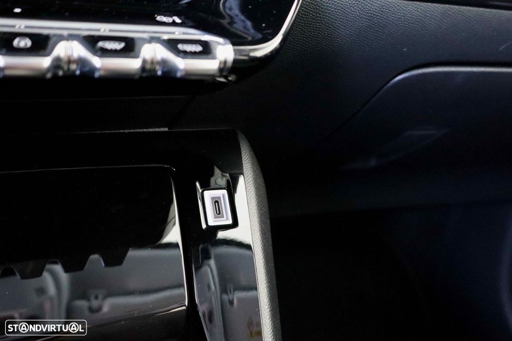 Peugeot 208 1.2 Hybrid Allure e-DCS6 - 38