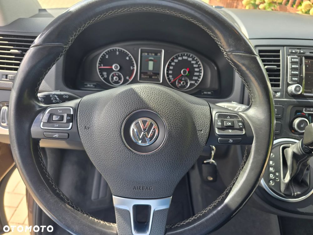 Volkswagen Multivan - 24