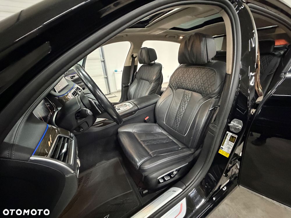 BMW Seria 7 740Li - 17