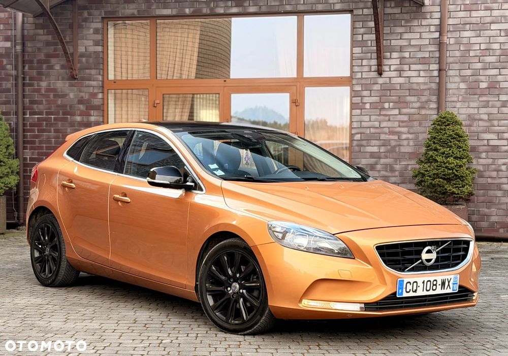 Volvo V40 D2 R Design - 10