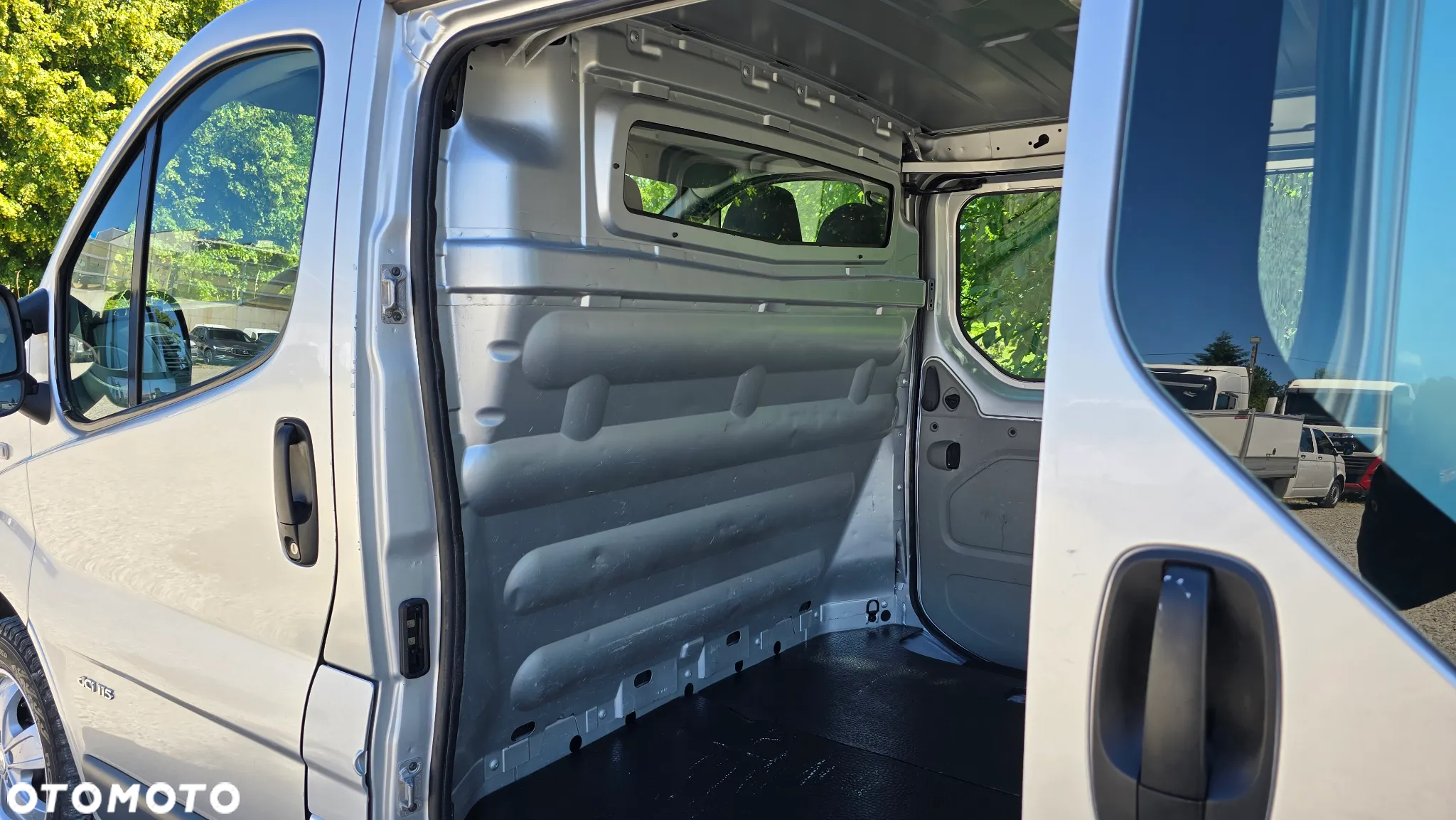 Renault Trafic 2.0 dCi 115 Combi L2H1 - 6