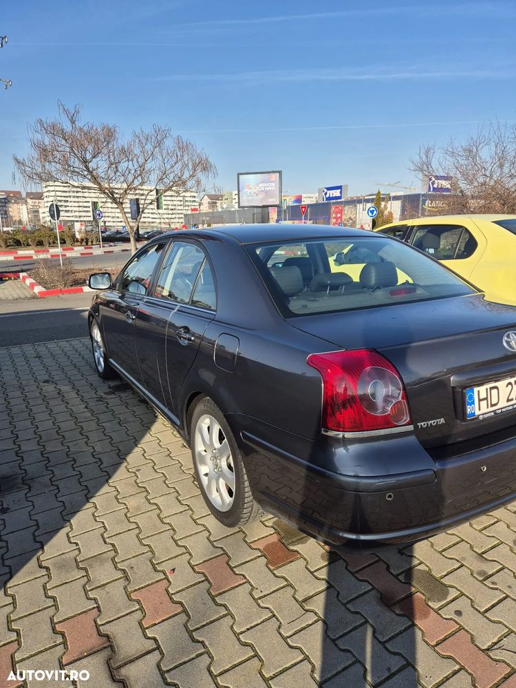 Toyota Avensis 2.0 Sedan Executive - 4