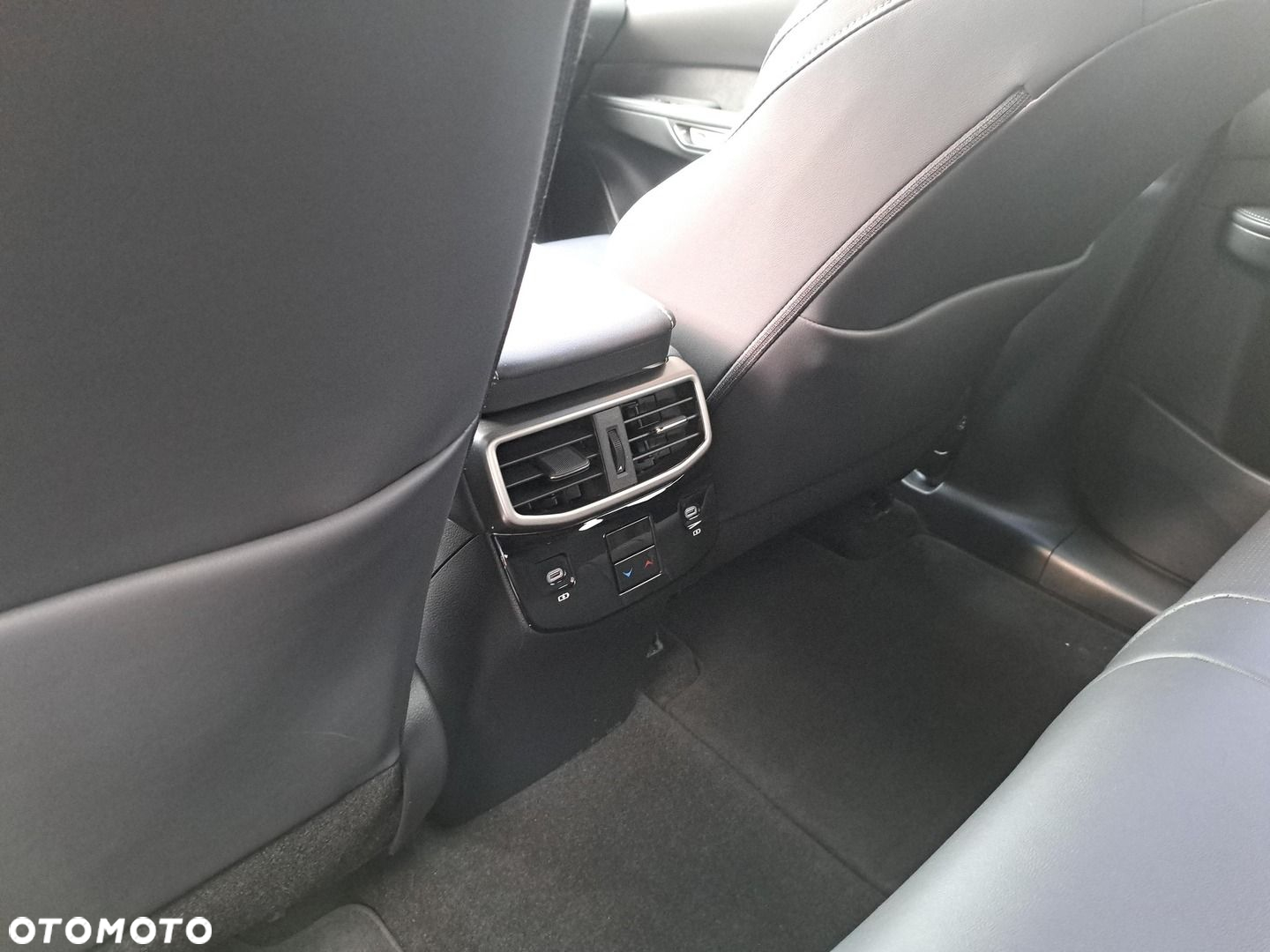 Lexus RX 350h F Sport Design - 23