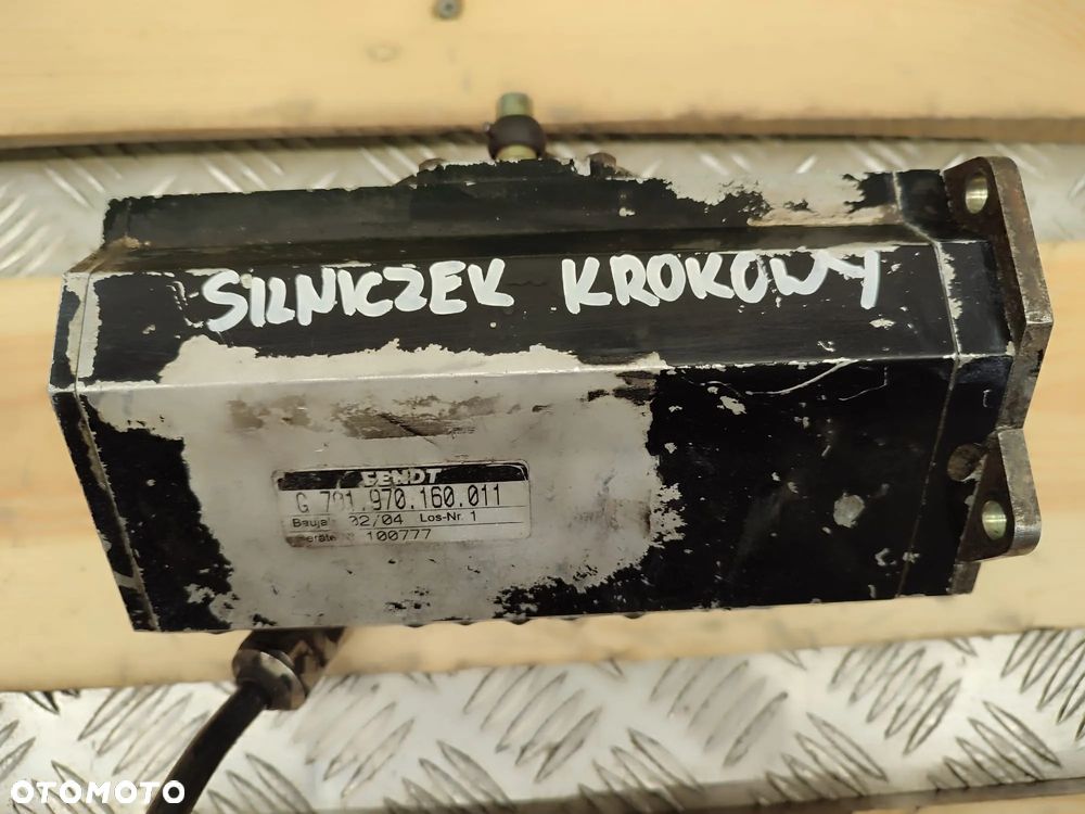 Silniczek krokowy G701970160069 Vario Massey Ferguson 7490 - 6
